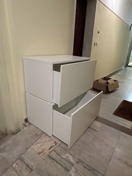 Banco com arrumação Ikea Smastad x2 (30 € cada)