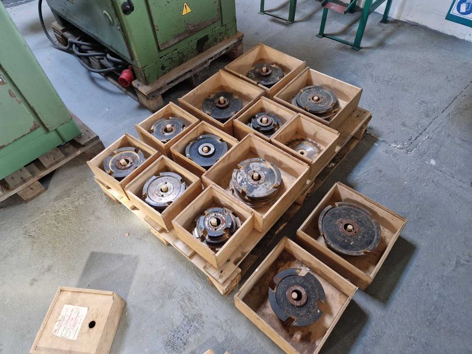 Frezarka do okien, frezy do okien, frezarka dolnowrzecionowa