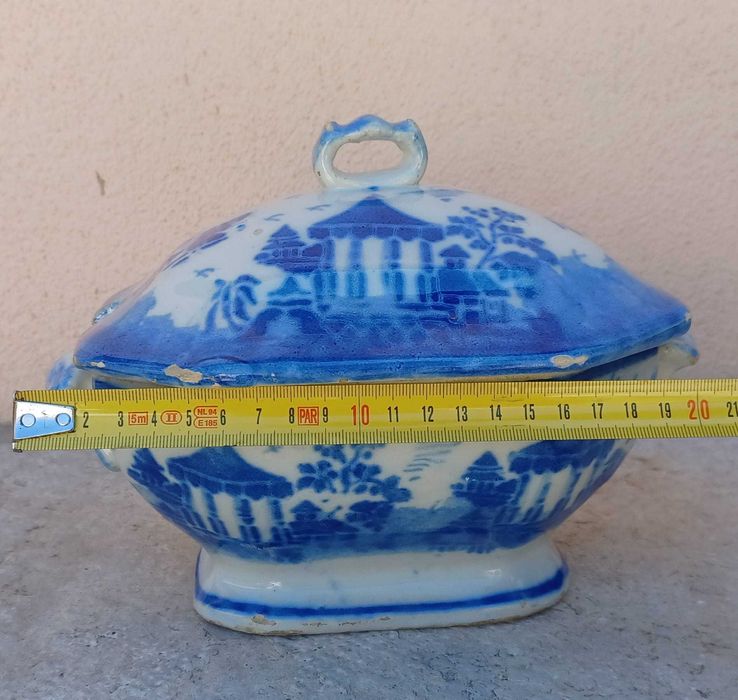 Par de terrinas em faiança