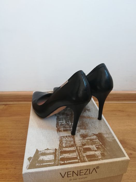 Czarne szpilki venezia 36