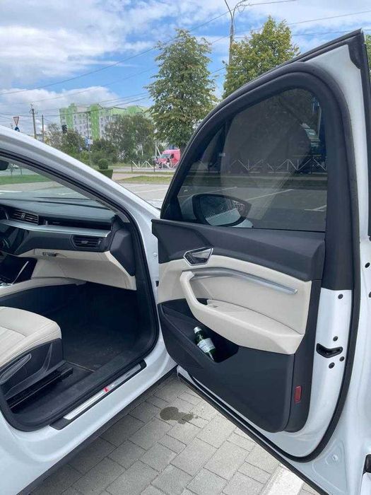 Audi e-tron 2020 модель 2021 р Запас ходу 400