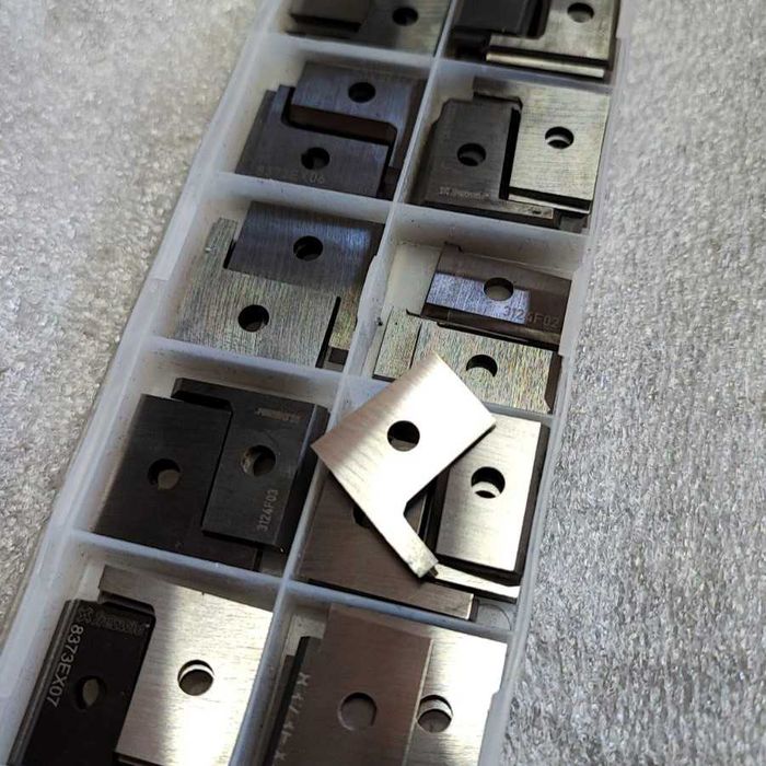 Заточка змінних ножів на фрези твердосплавних і HSS, стругальних ножів