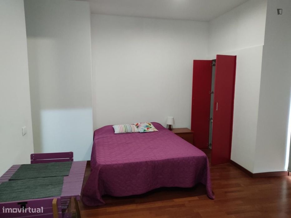 Estúdio - localizado em Montes Claros Coimbra
