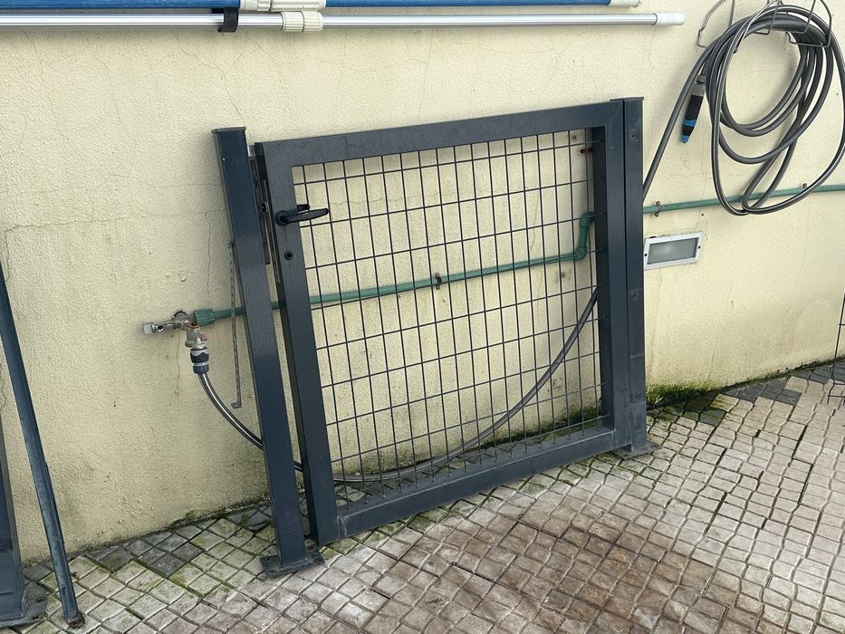 Portão para vedação em bom estado