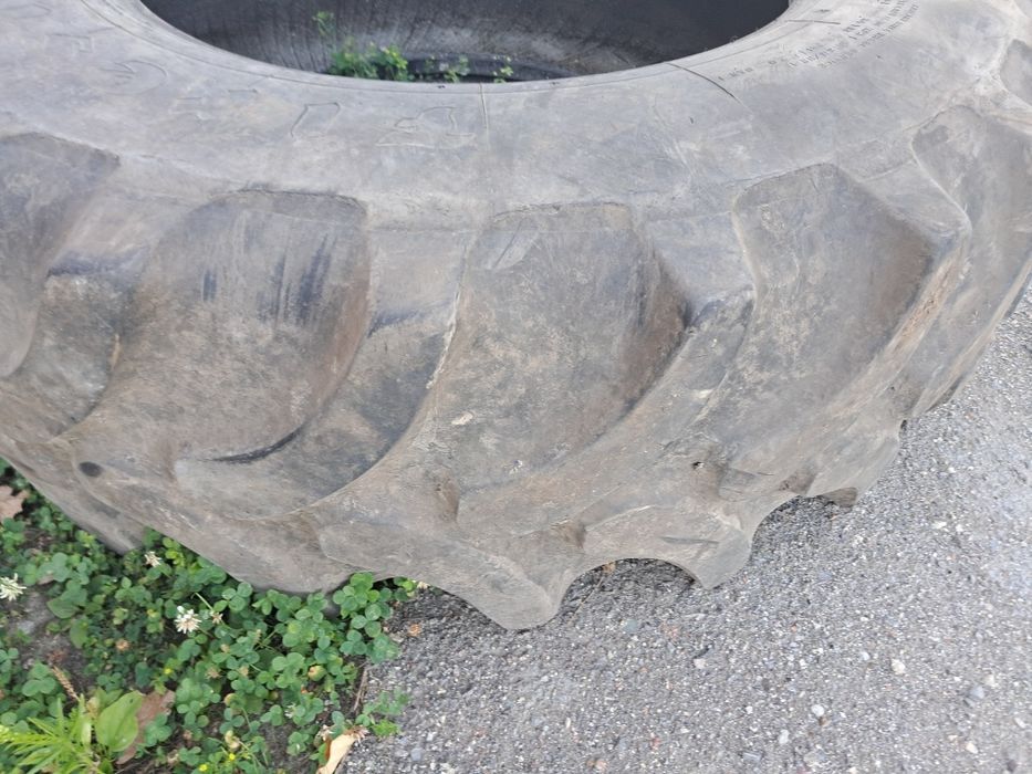 Шини великі для спецтехніки