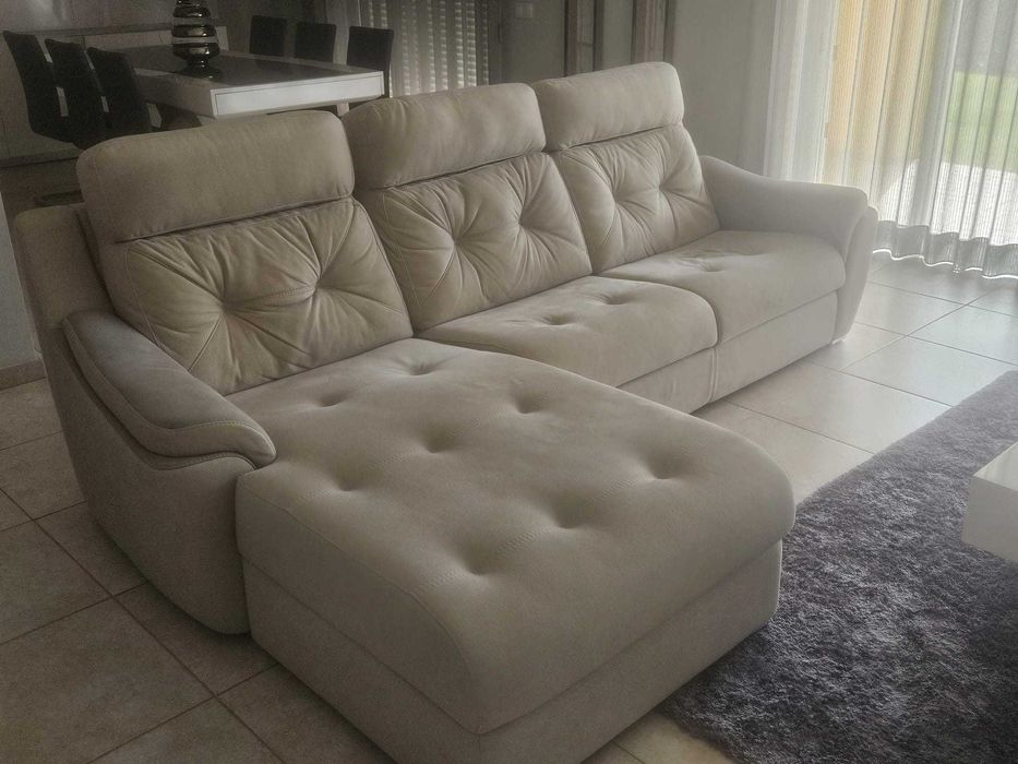 Sofá com Chaise Longue