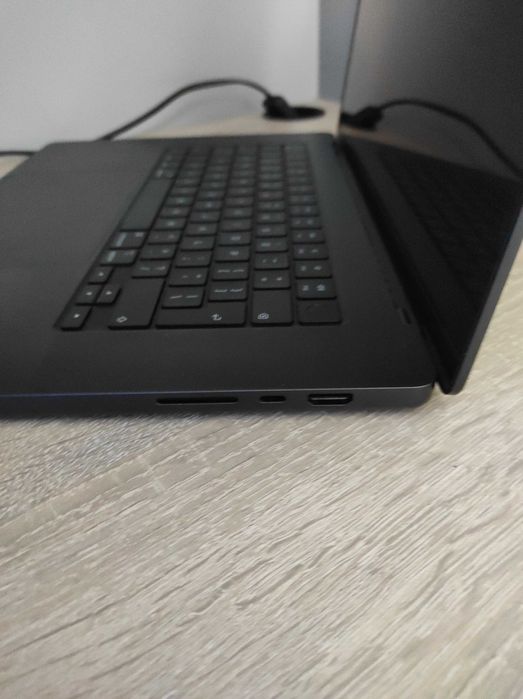 MacBook Pro M4 MAX 36GB RAM 16' 1TB