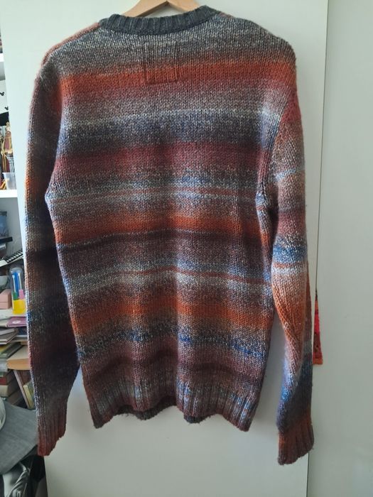 Sweter jesienny z dobrej jakości wełną