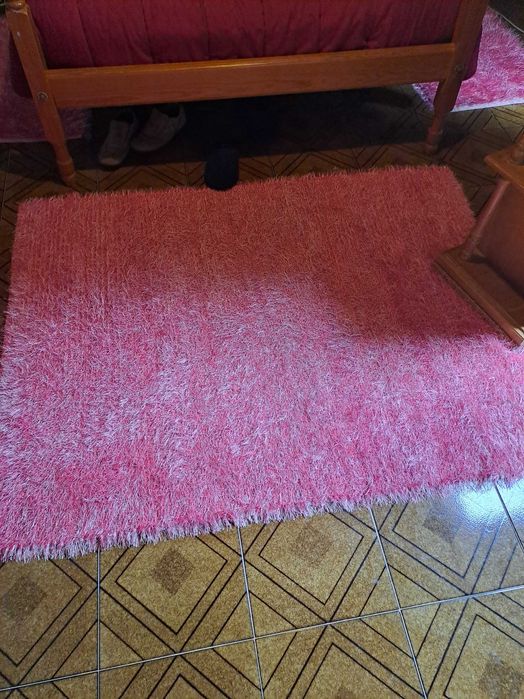 Mobilia de quarto completa em Pinho(Madeira Maciça)