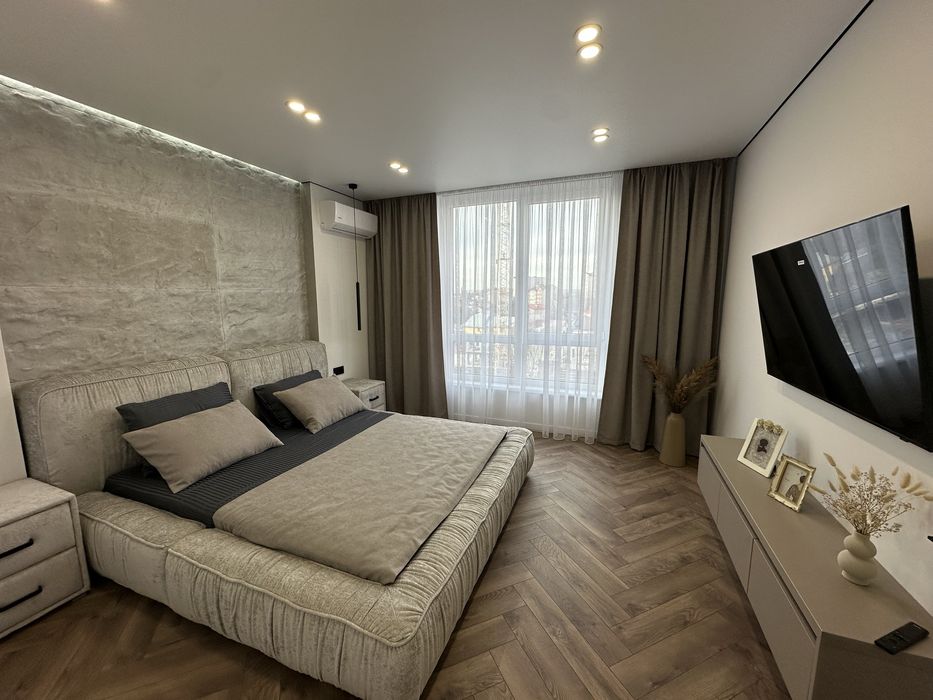 Продається дизайнерська 3 км квартира площа 90м2