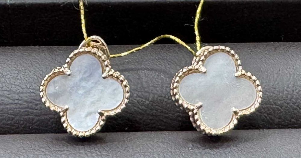 Золоті сережки з вставками