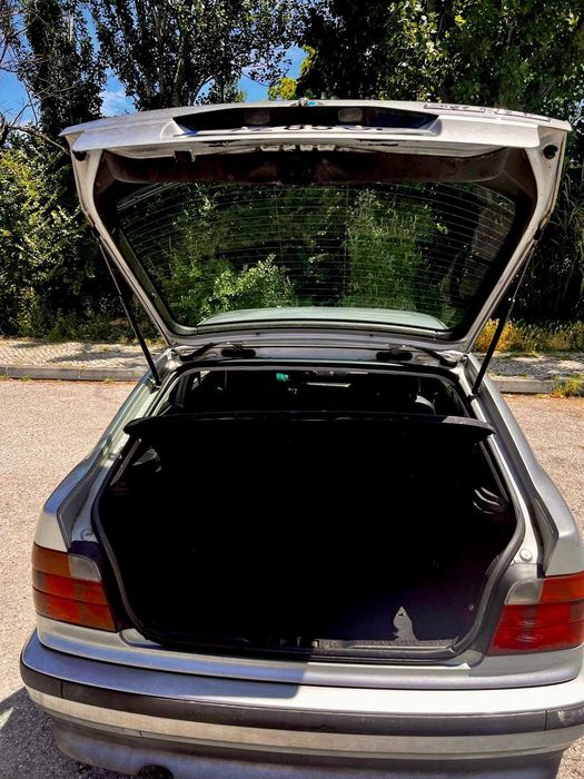 BMW 318TDS compact