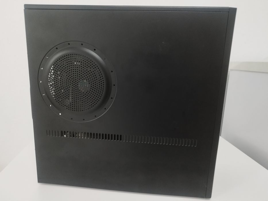 Caixa ATX ASUS usada