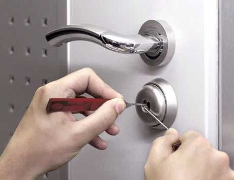 Аварийное открытие замков, вскрытие авто, дверей, сейф. Ремонт, замена