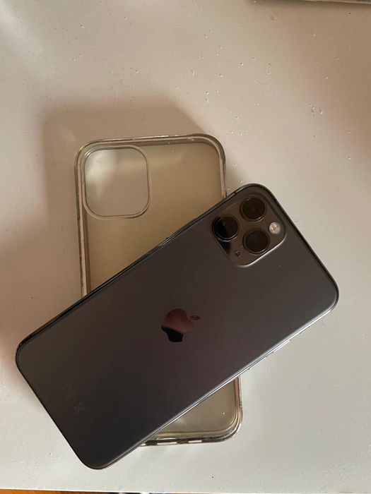 iPhone 11 Pro in excellent condition, always used with screen protector and case.64584816365699122
