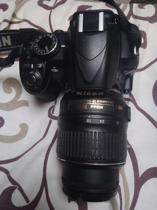 Nikon 3100d бу виглядає і працює як новий