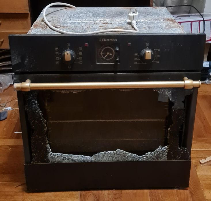 Electrolux EOB 53000 R духова шафа