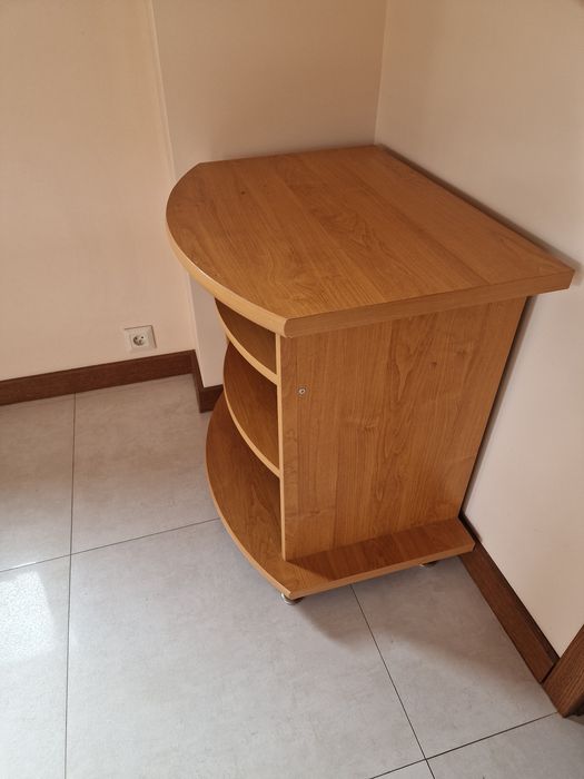 Stolik pod telewizor