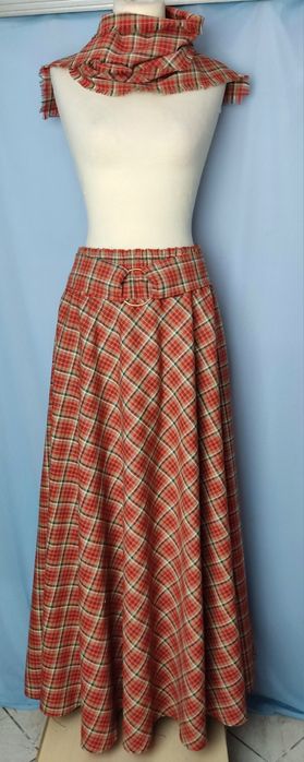 Spódnica  maxi w kratkę  roz. uniwersalny