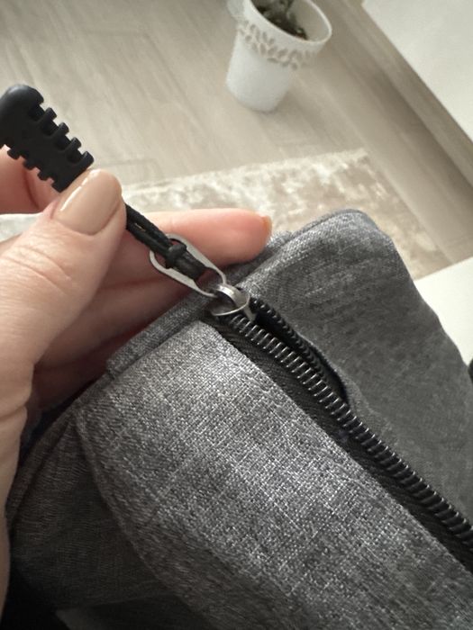 Спортивна сіра сумка