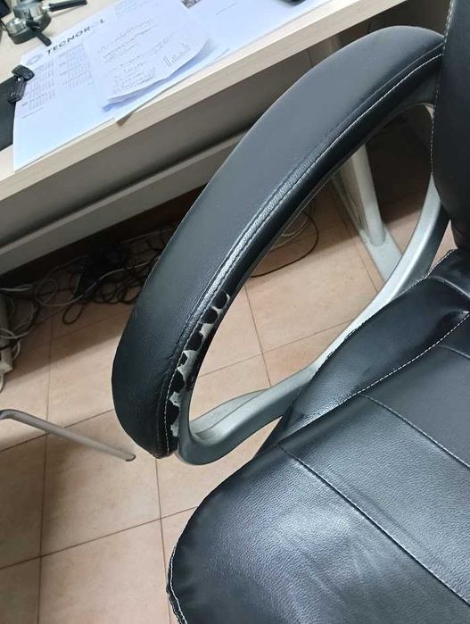 Cadeira de escritório ou quarto de cor preta