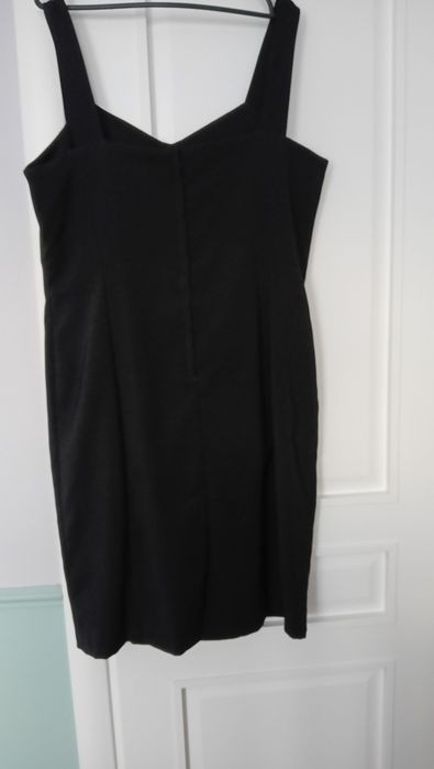 Sukienka czarna na ramiaczkach 42-46