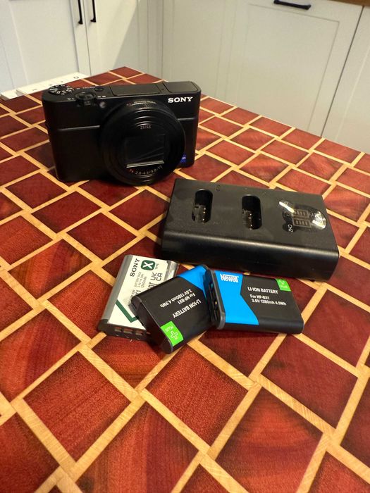 Sony RX100 m7 – 3 akumulatory + ładowarka, rzadko używany Warszawa ...