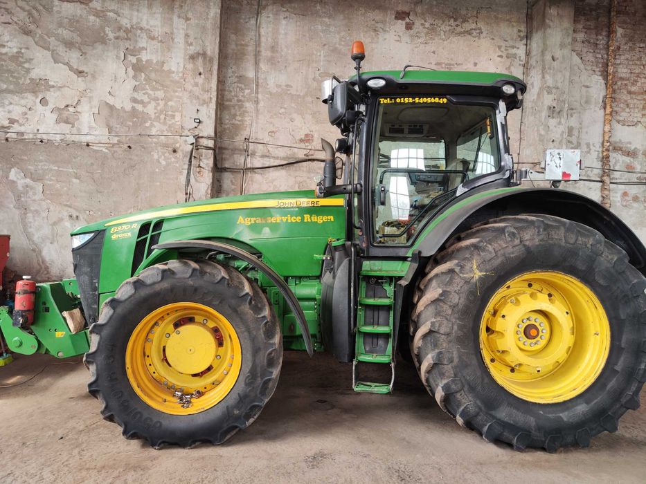 John Deere 8370R