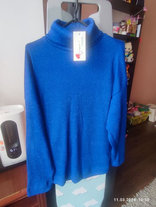 Жіночий костюм в рубчик