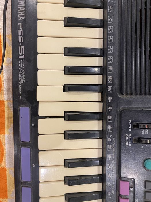 Синтезатор Yamaha  PSS 51, гитара Nashville GSD 60 SB