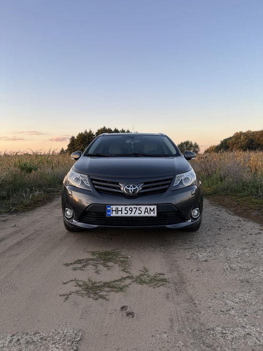 машина Toyota Avensis diesel