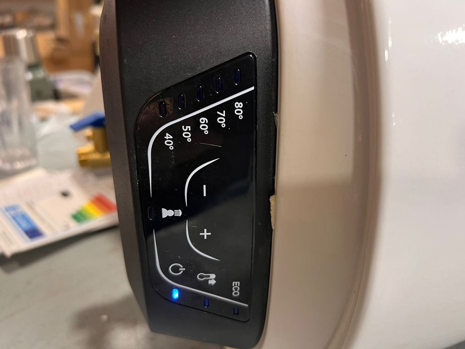 Ariston Pro1 Eco Slim - Garrafa Térmica Elétrica 50 Litros Baixo