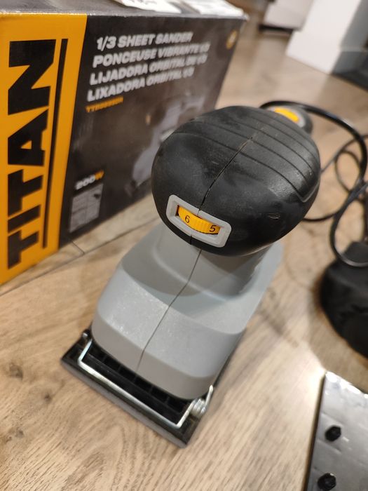 Szlifierka oscylacyjna Titan 200wat, regulacja obrotów, 24r