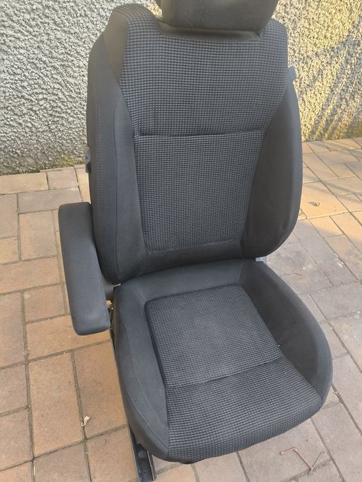 Продам сидіння Пежо
