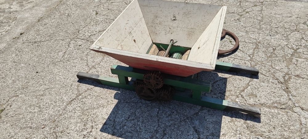 Esmagador de uvas manual