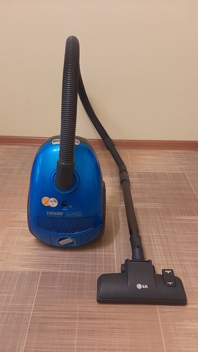 Пилесос LG модель VC3816RU