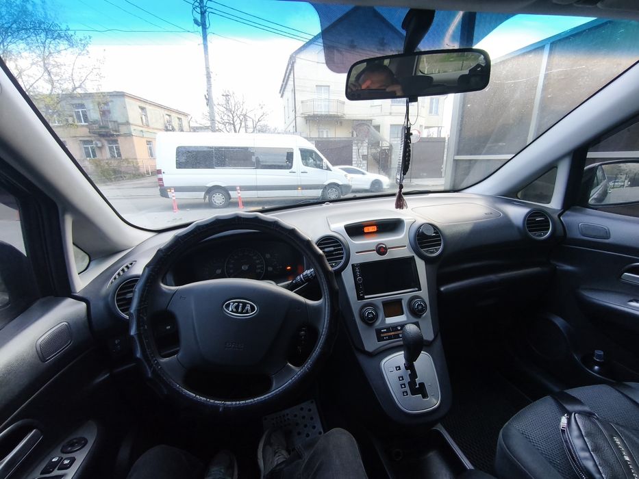 Продам Kia Karens