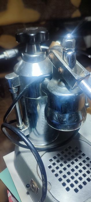Máquina de café Pavoni + de 50 anos mas a funcionar.. Para colec