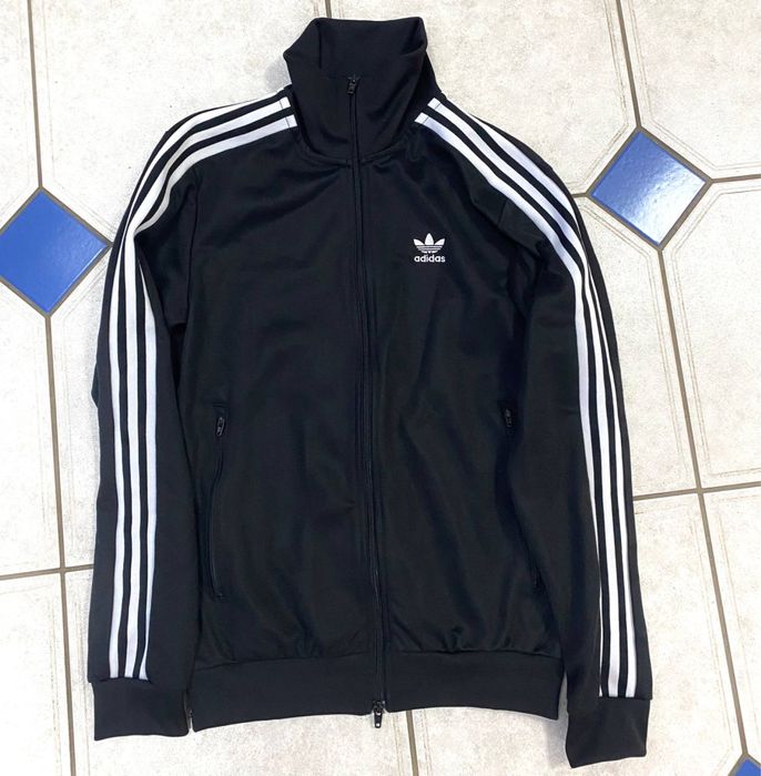Спортивні лонгслив адідас оріджиналс олимпийка adidas chile 62 поставка вещей адик бомбер адидас костюм y-3