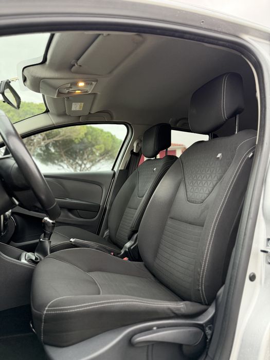 Renault Clio 0.9 TCe Grandtour - 2017 /  139.000km - Garantia