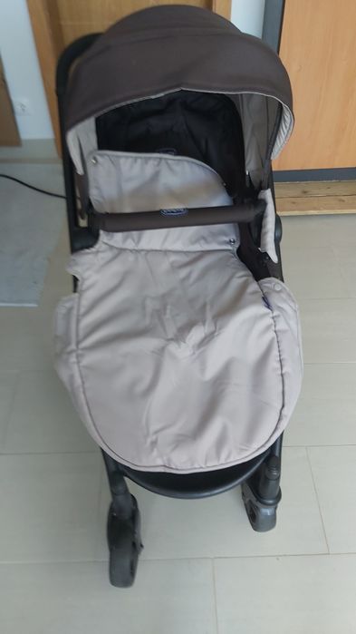 Carrinho Chicco com marcas de uso