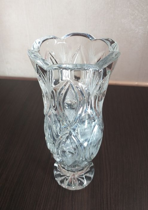 Ваза хрустальная для цветов