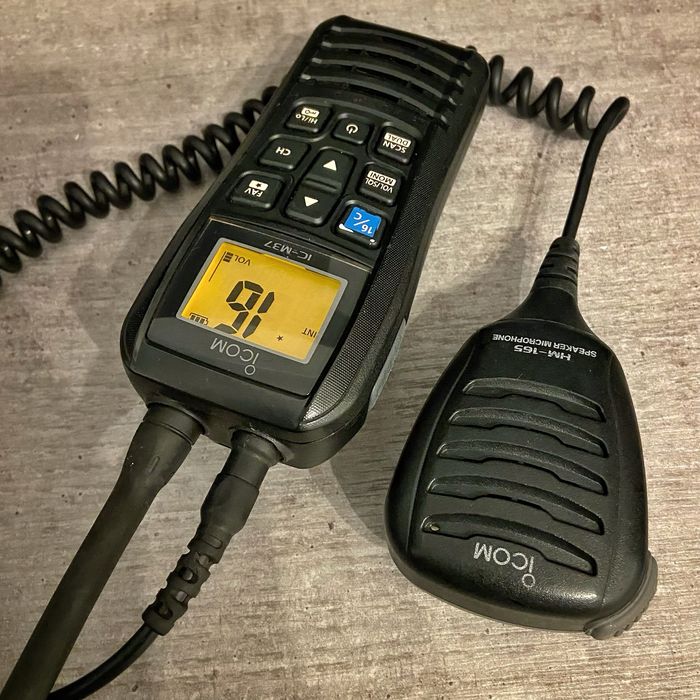 Radiotelefon morski Icom IC-M37 + HM-165 ZESTAW