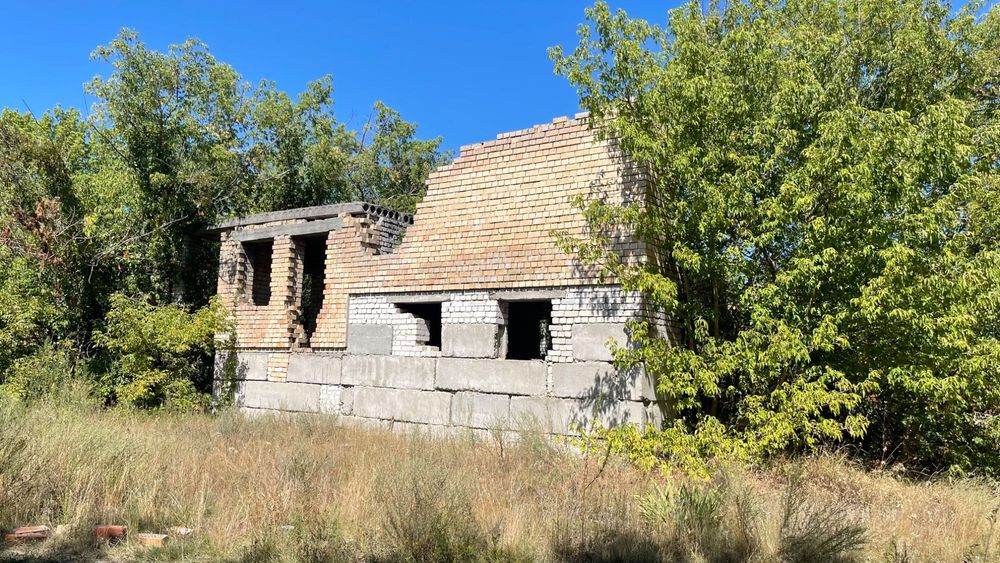 Продам ділянку 11,5 соток с. Вишеньки, під Києвом, є електрика та газ.