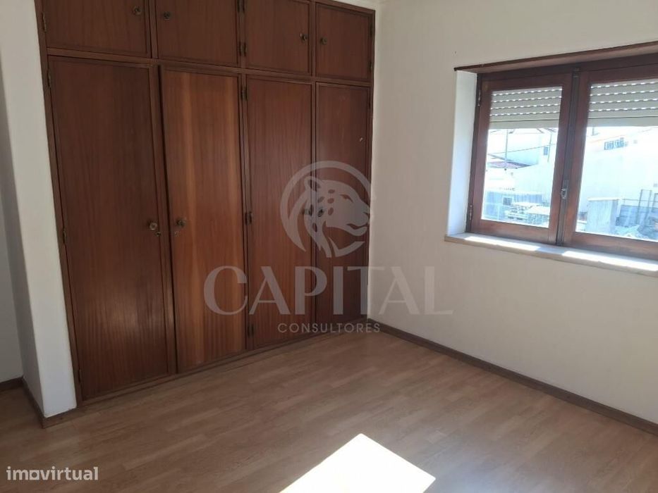 Apartamento T2 em Moradia