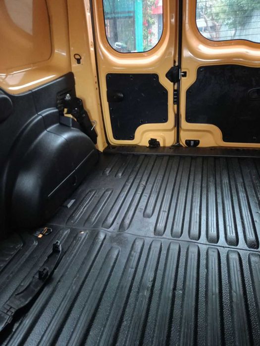 Електрокар Renault Kangoo електричка