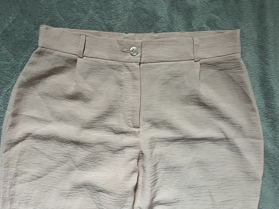 Materiałowe spodnie M/L