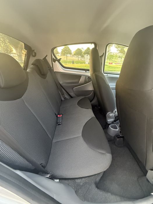 Toyota Aygo impecável