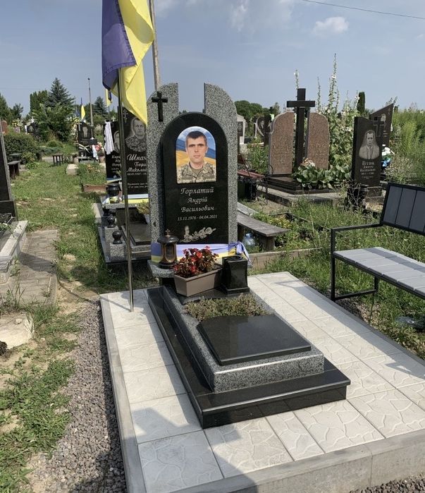 Памʼятники найдешевші в регіоні від 6000