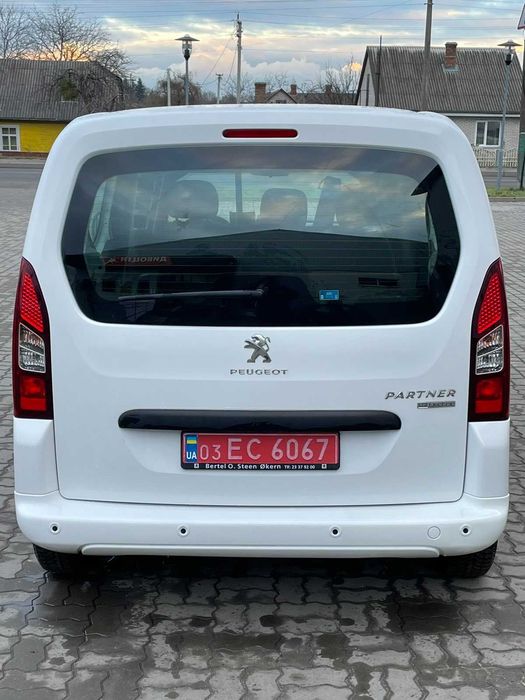 Автомобіль Peugeot Partner Electric електро 22kWt партнер грузовий